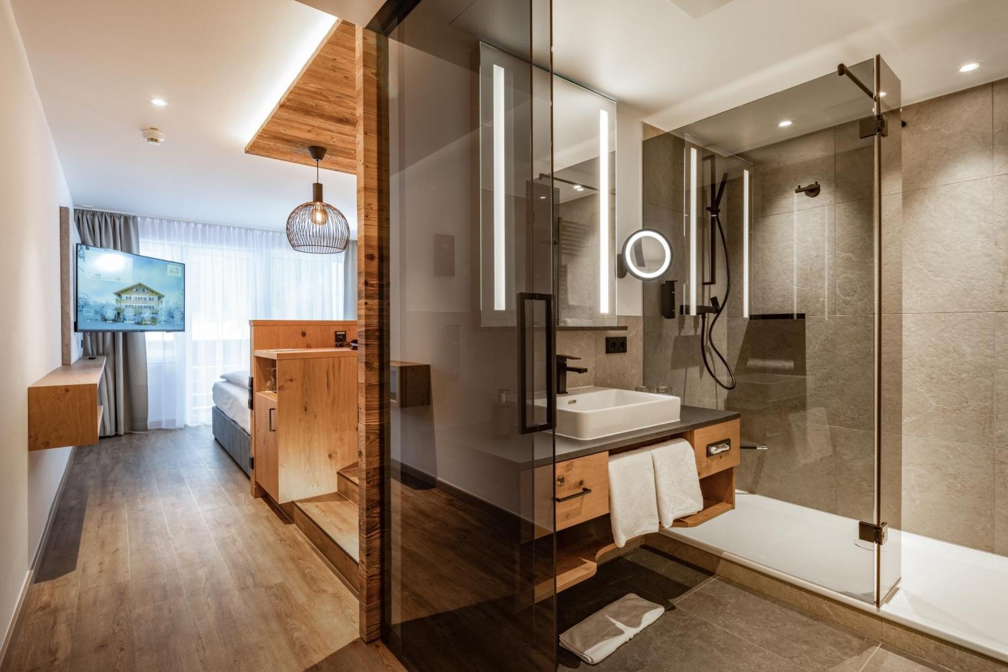Alm- & Wellnesshotel Alpenhof Шенау-ам-Кенігсзе Екстер'єр фото